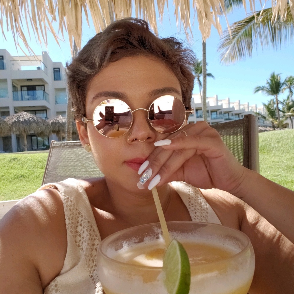 Meet your Posher, Angelica